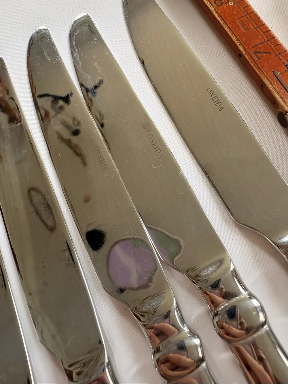 Oneida 18/0 Stainless Steel Dinner Butter Knives - Silver Set of 7